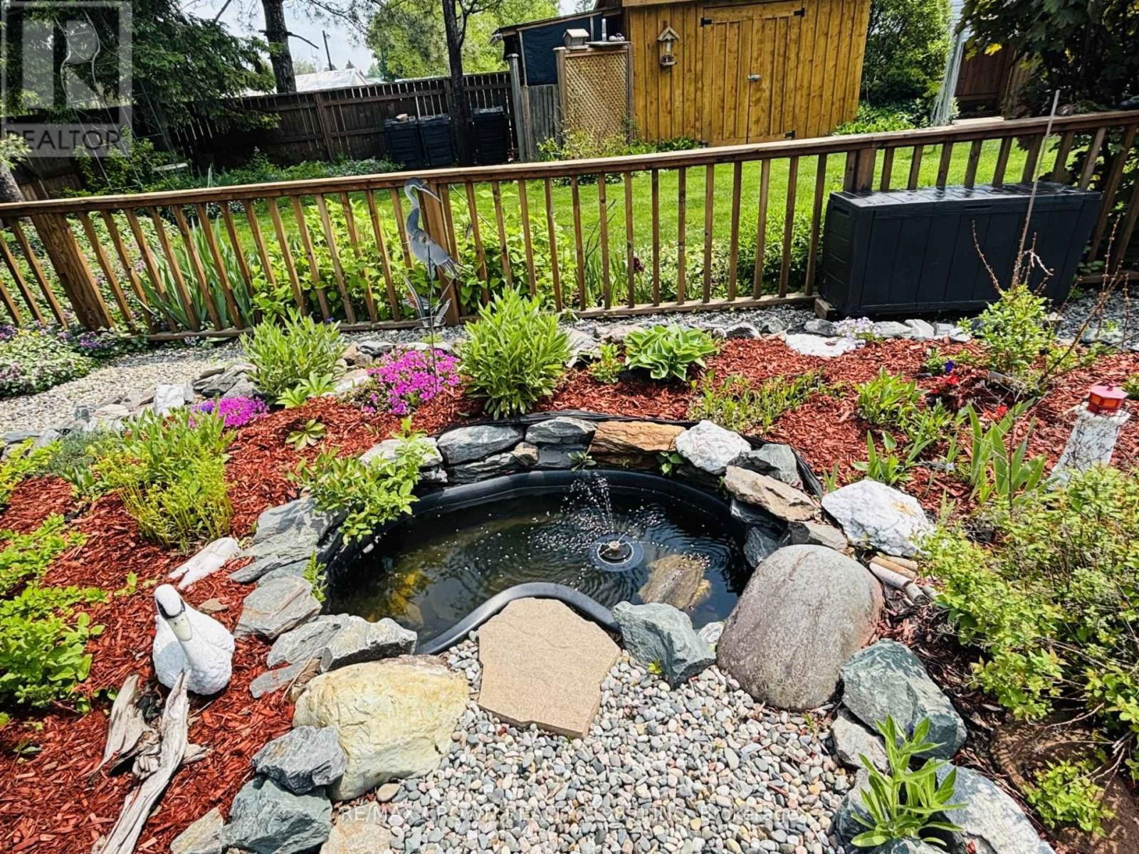52 HELLEN AVENUE Image 41