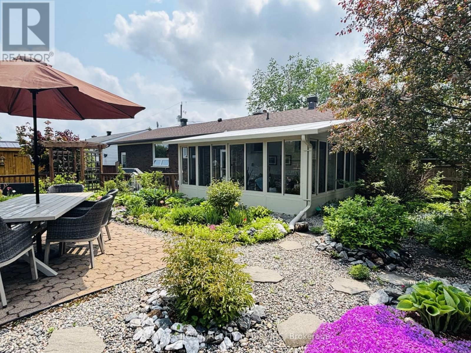 52 HELLEN AVENUE Image 43