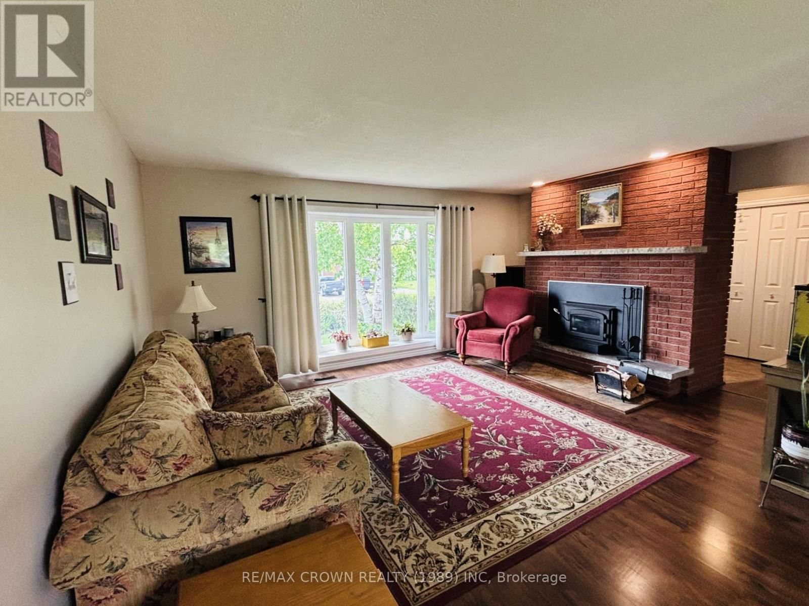 52 HELLEN AVENUE Image 5