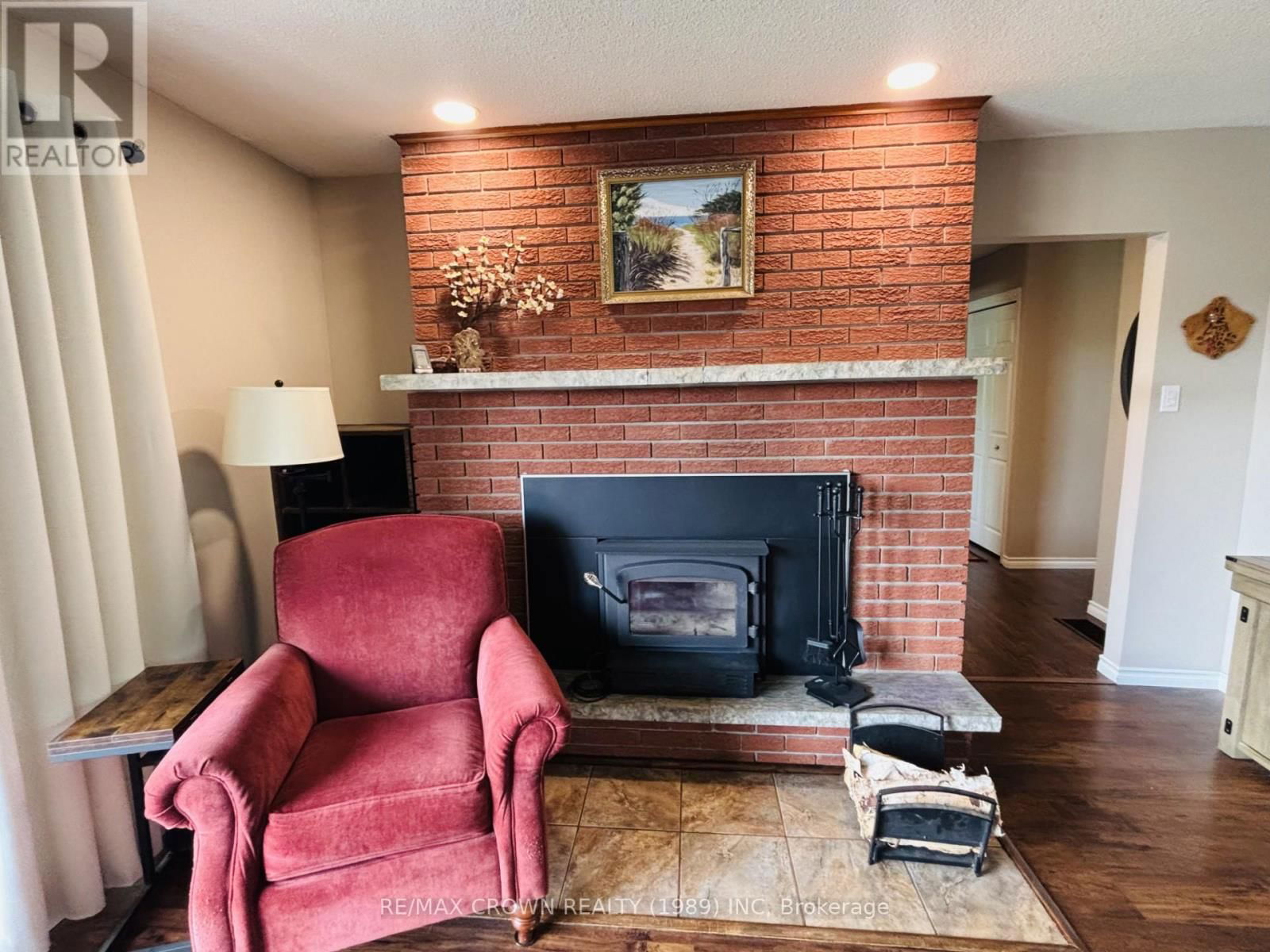 52 HELLEN AVENUE Image 6