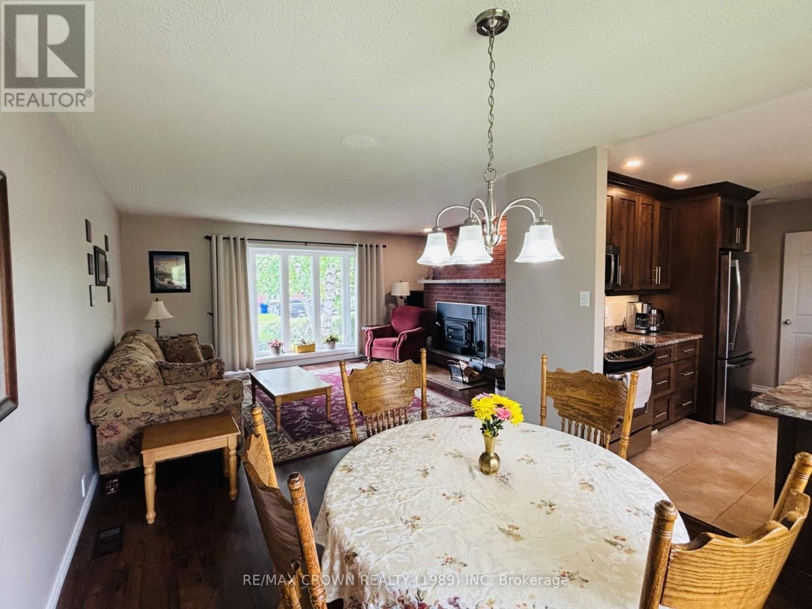 52 HELLEN AVENUE Image 8