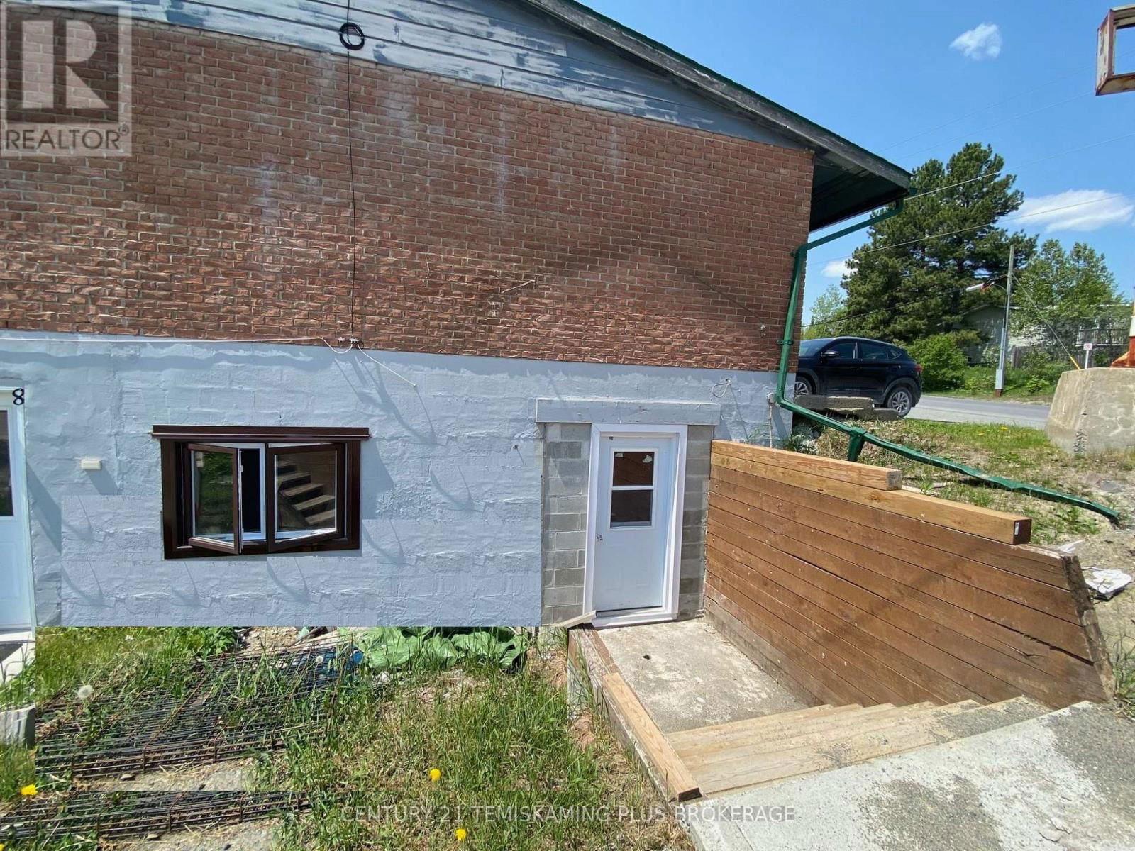 0 - 1A DUNCAN AVENUE NORTH Image 1