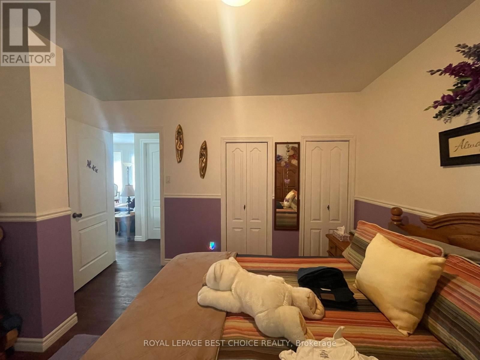 8 DIXON AVENUE Image 23