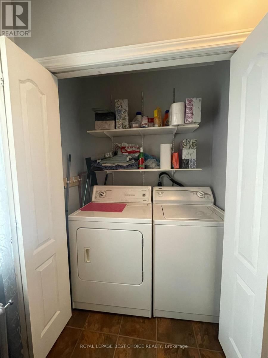 8 DIXON AVENUE Image 27