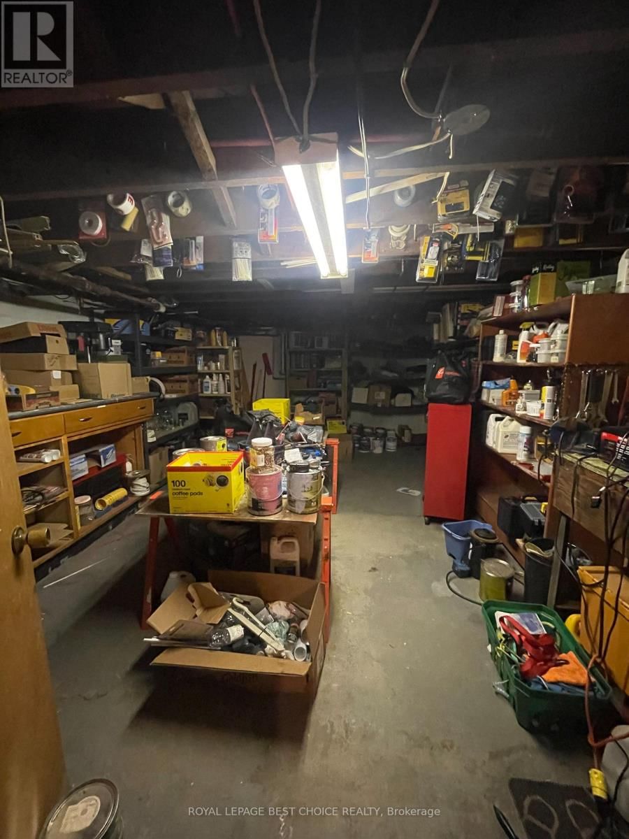 8 DIXON AVENUE Image 33