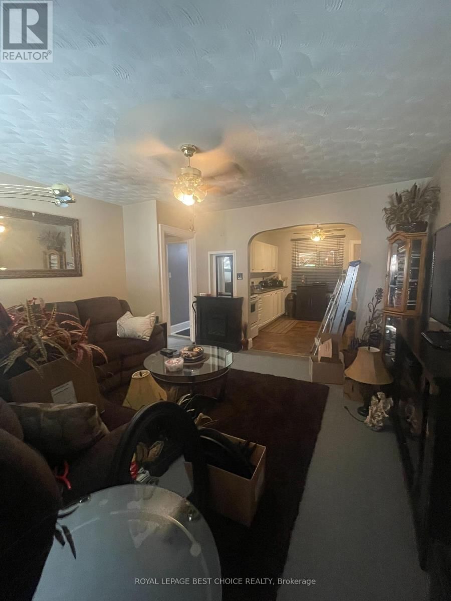 8 DIXON AVENUE Image 37