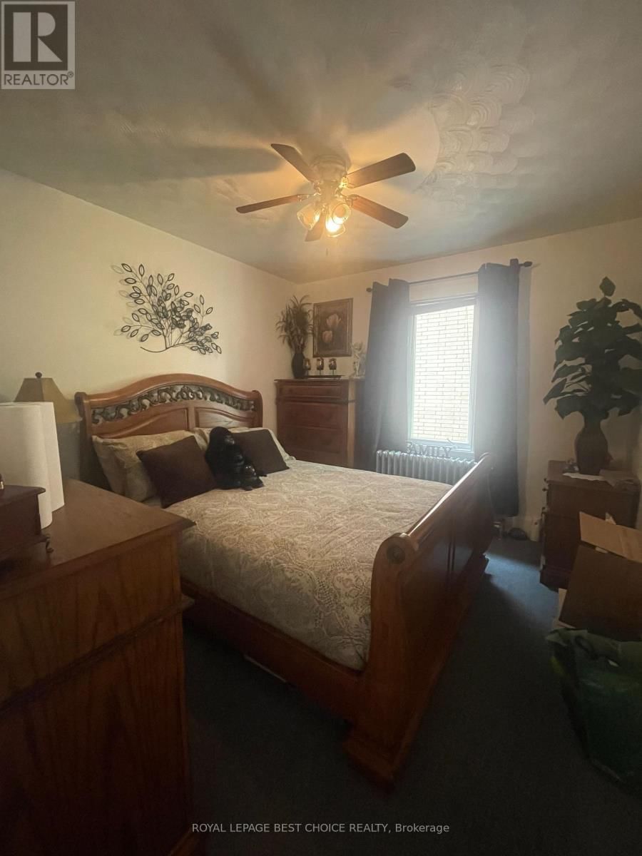 8 DIXON AVENUE Image 39