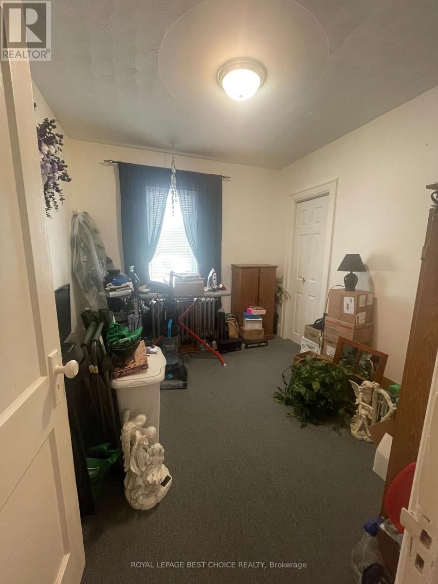 8 DIXON AVENUE Image 40