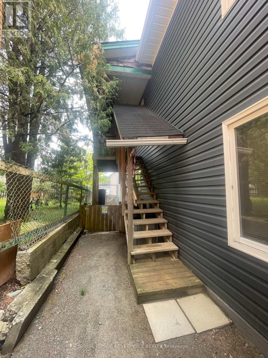8 DIXON AVENUE Image 7