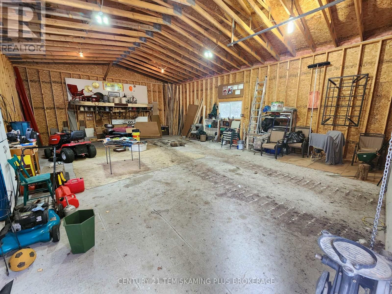331475 HIGHWAY 11 Image 38