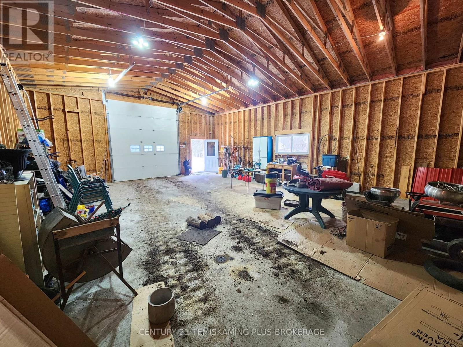 331475 HIGHWAY 11 Image 39