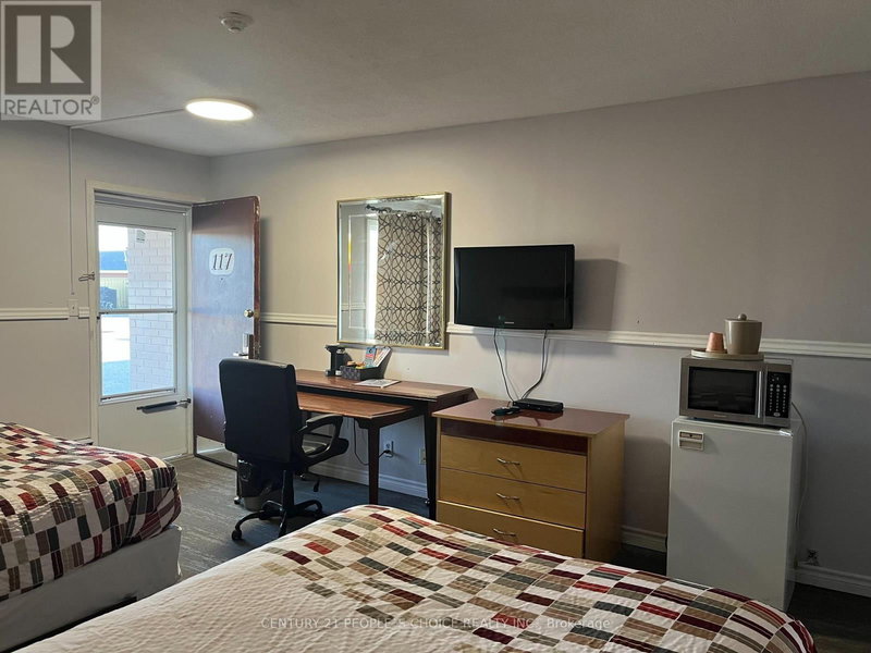 Image #1 of Business for Sale at Highway 11, Cochrane, Ontario