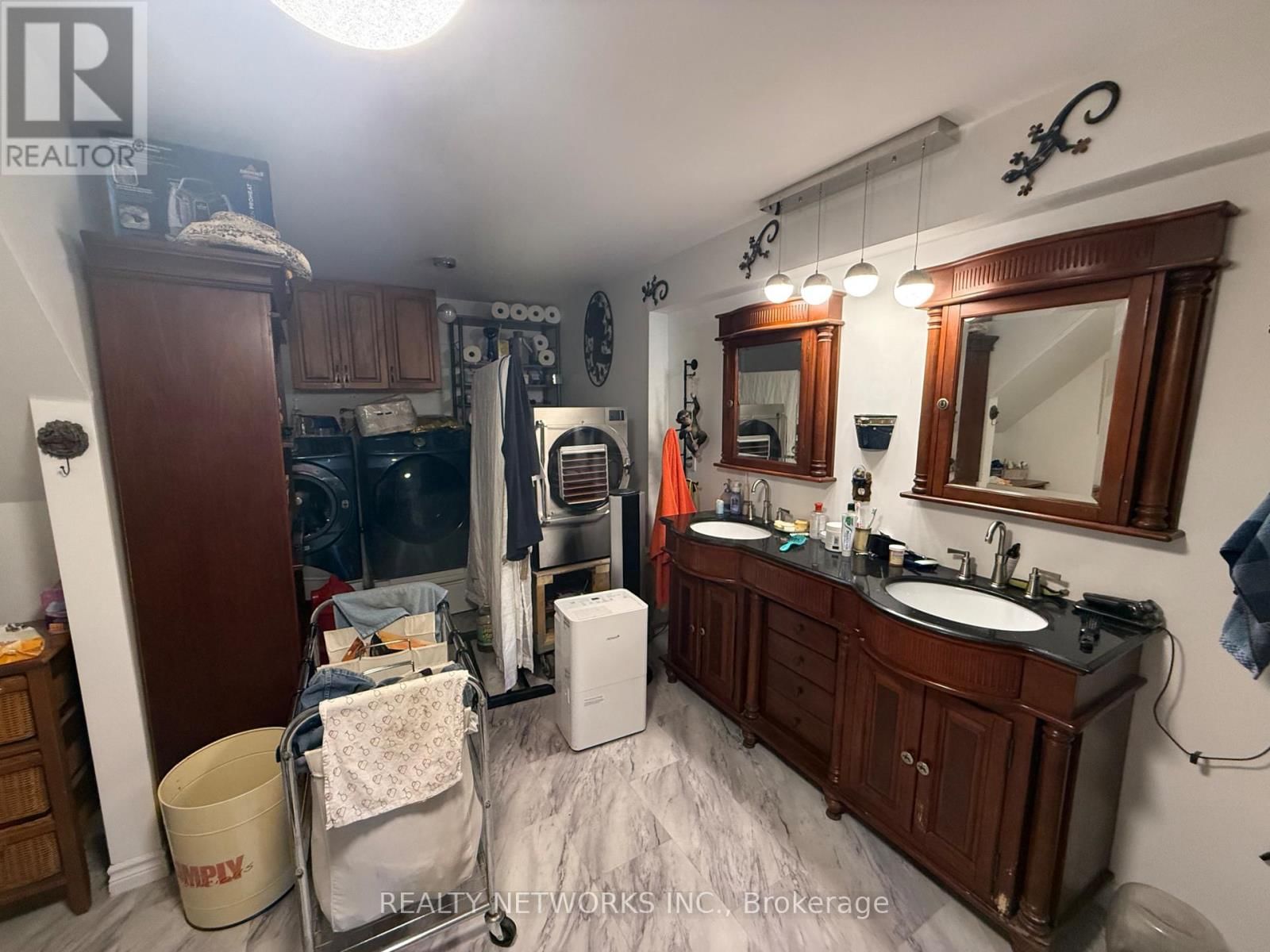 2301 AIRPORT ROAD Image 10