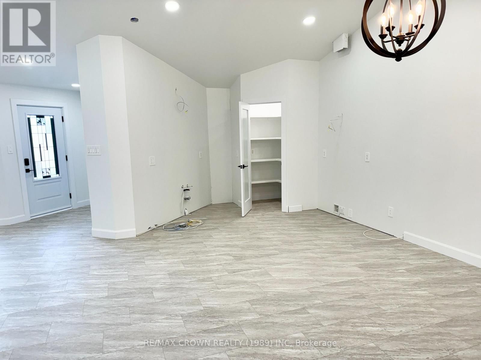 22 GOLF STREET Image 12