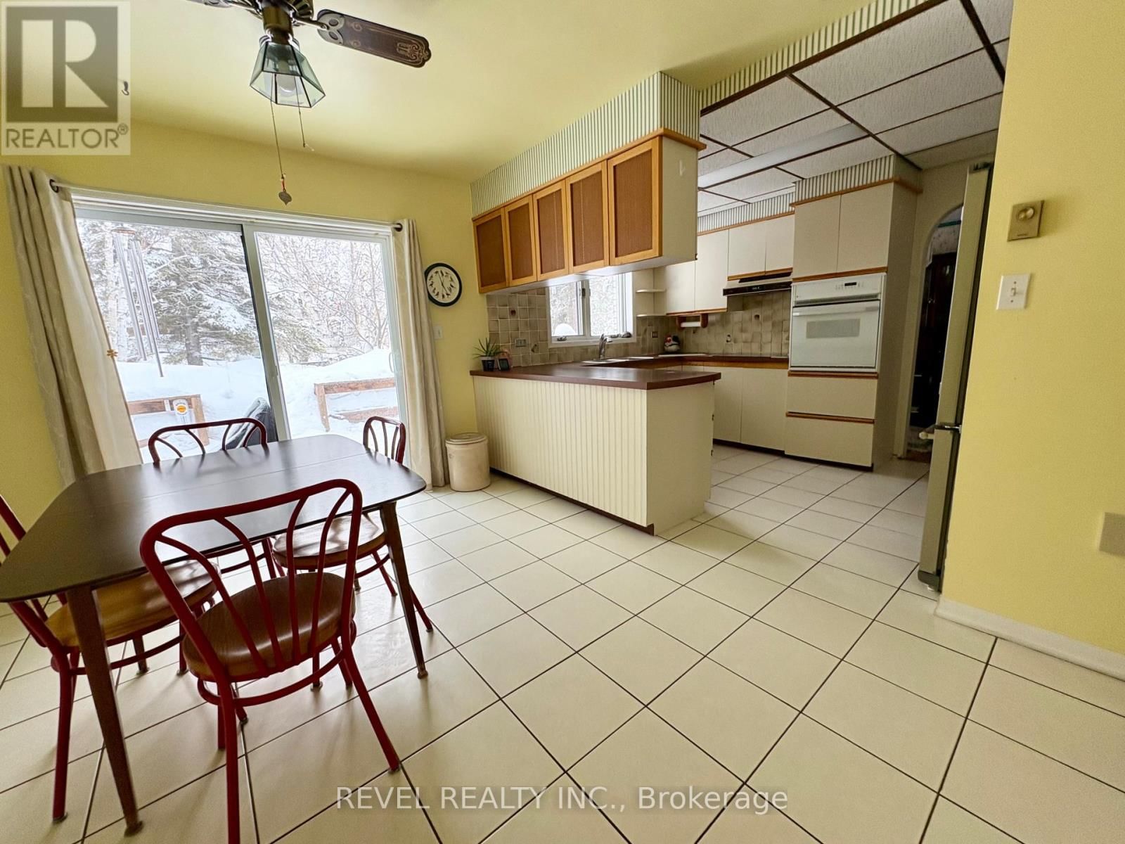 390 SEVENTEENTH AVENUE Image 16