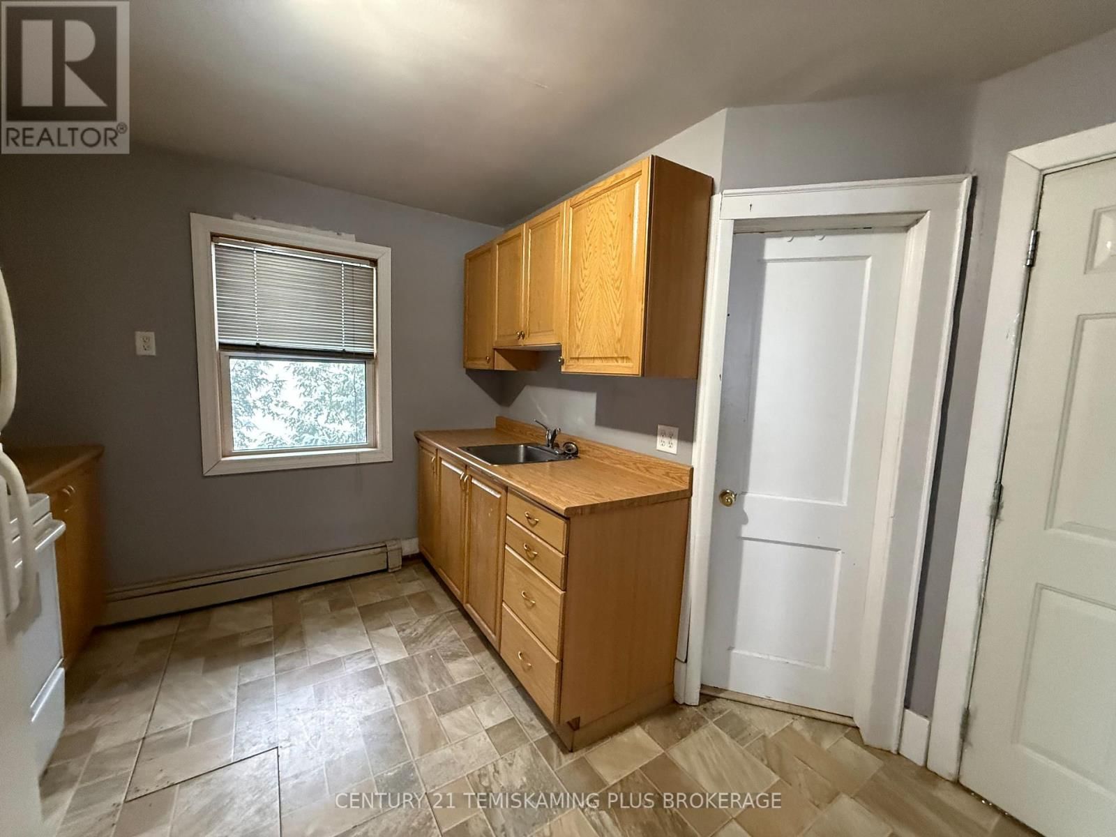 69 MCCAMUS AVENUE Image 15