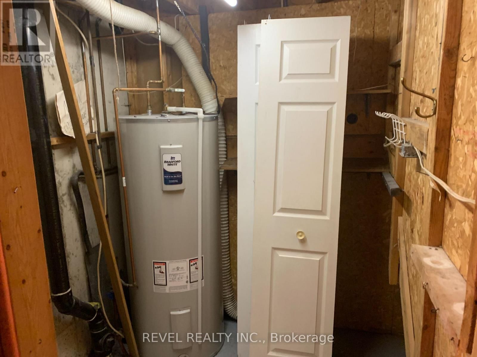 35 GRAHAM LANE Image 13