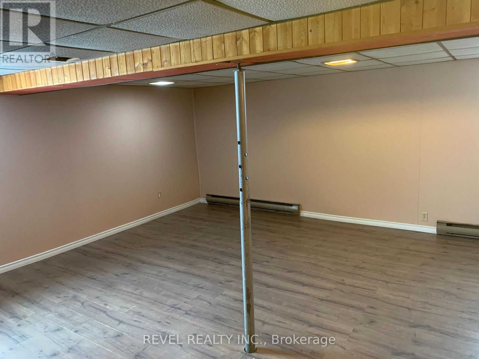 35 GRAHAM LANE Image 17