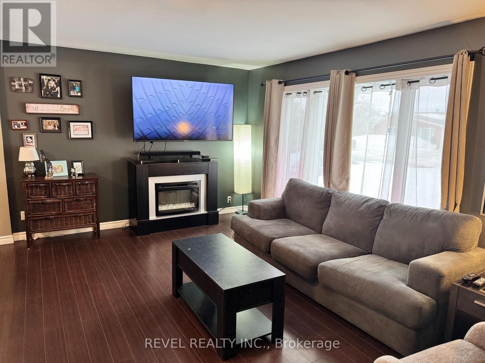 714 EYRE BOULEVARD Image 10