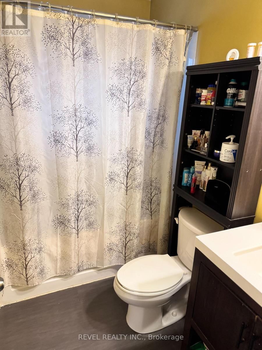 714 EYRE BOULEVARD Image 17