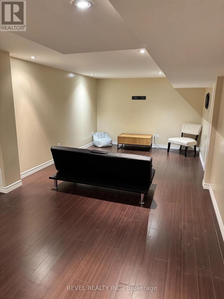 714 EYRE BOULEVARD Image 18