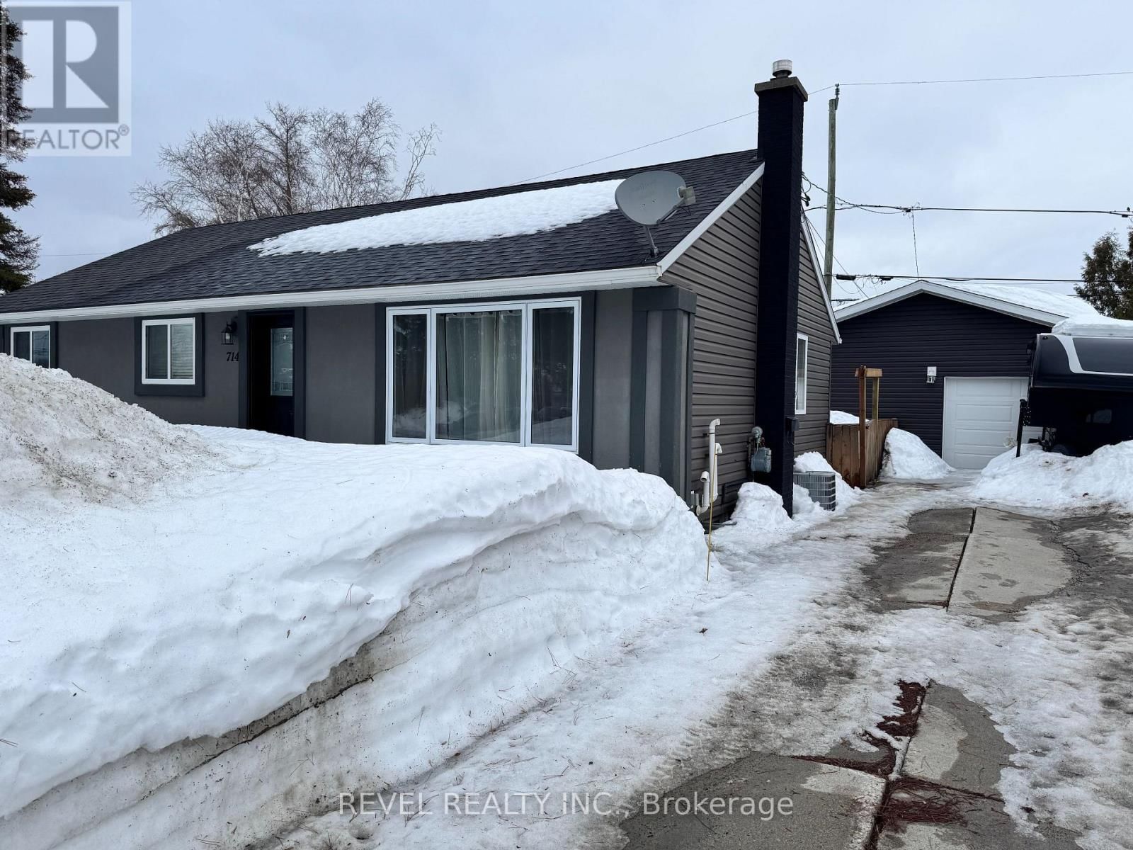 714 EYRE BOULEVARD Image 2