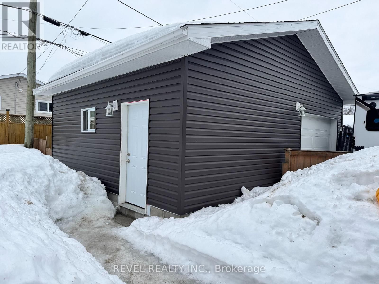 714 EYRE BOULEVARD Image 3