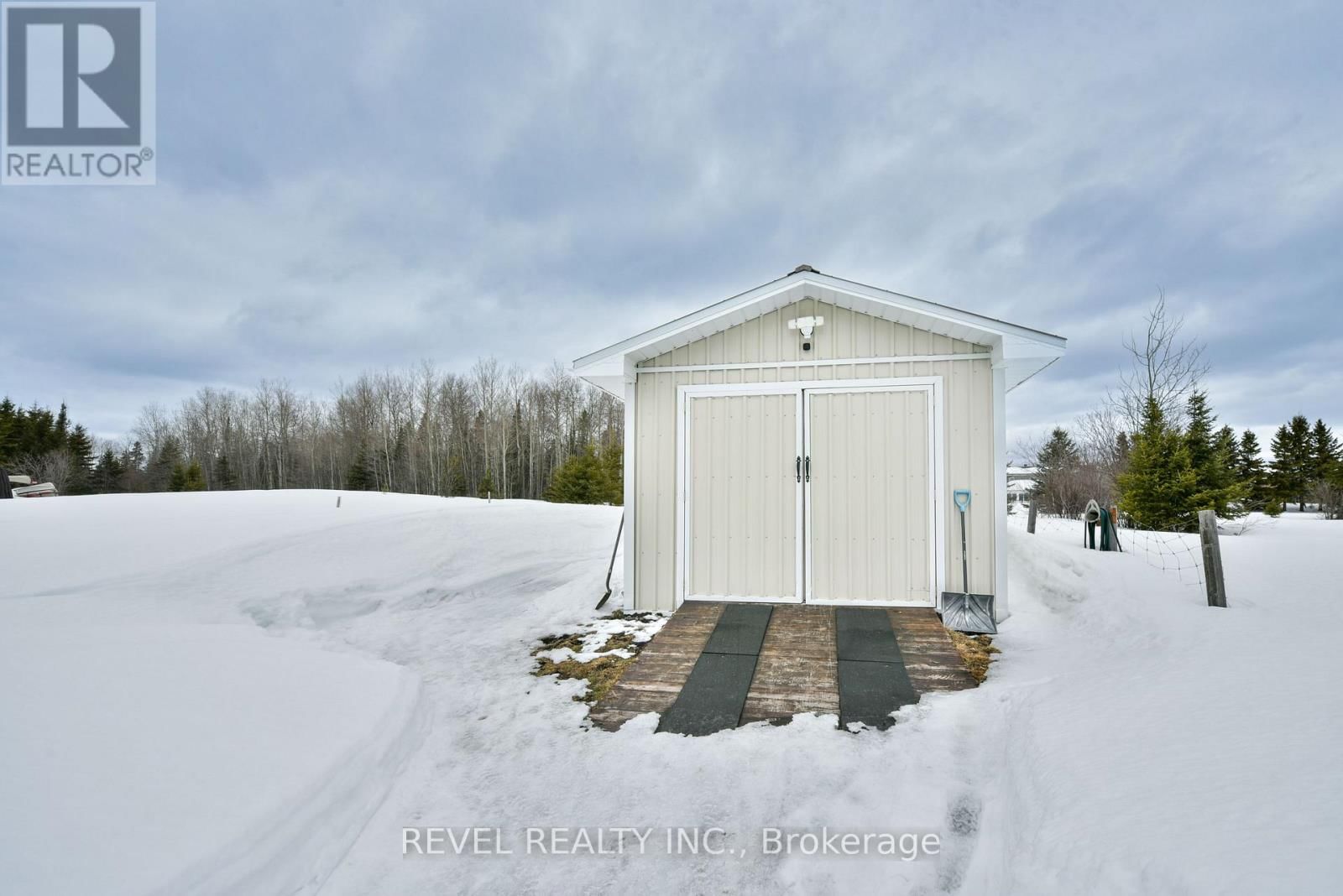 516 SONY STREET Image 44