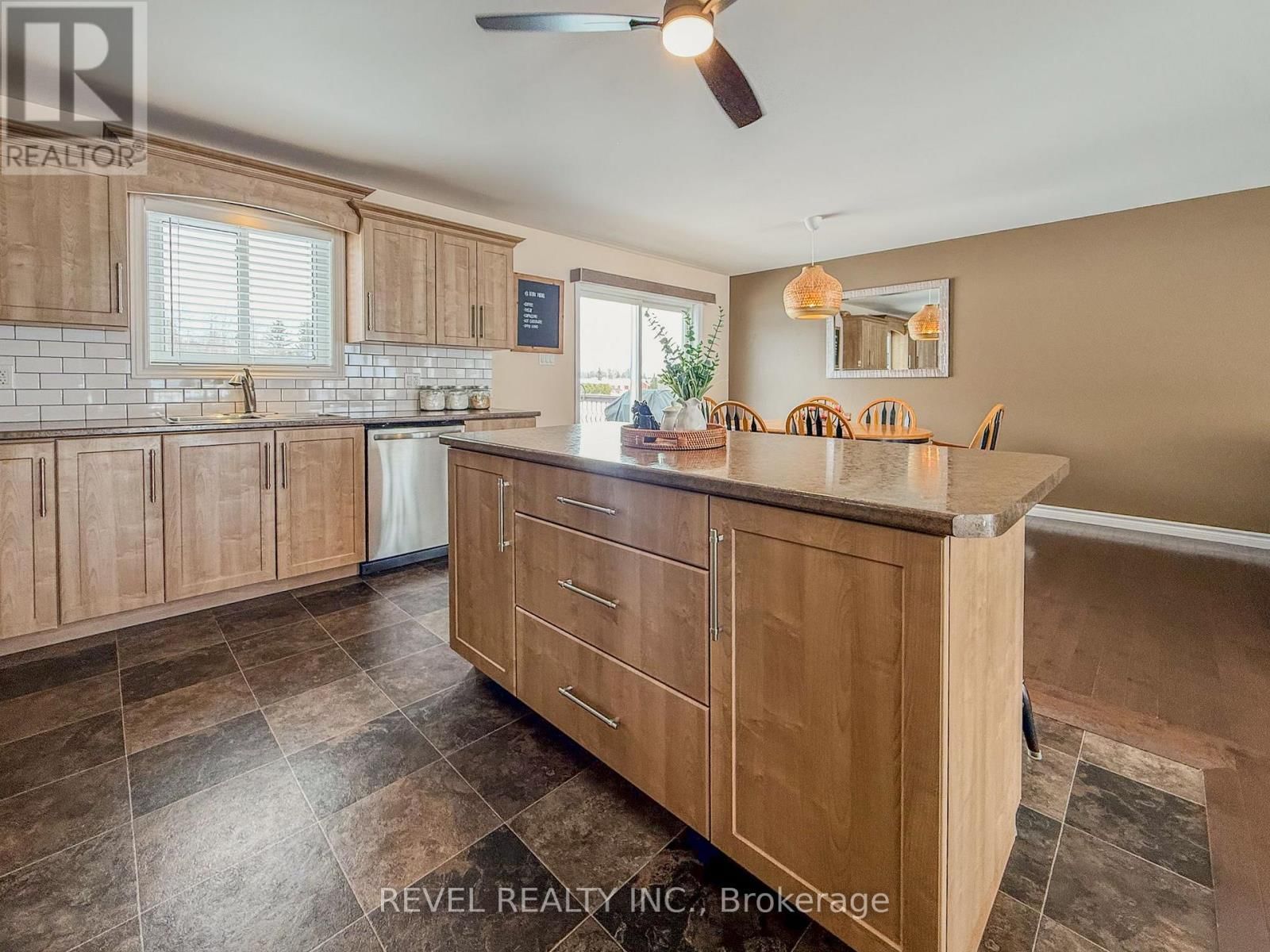 516 SONY STREET Image 9