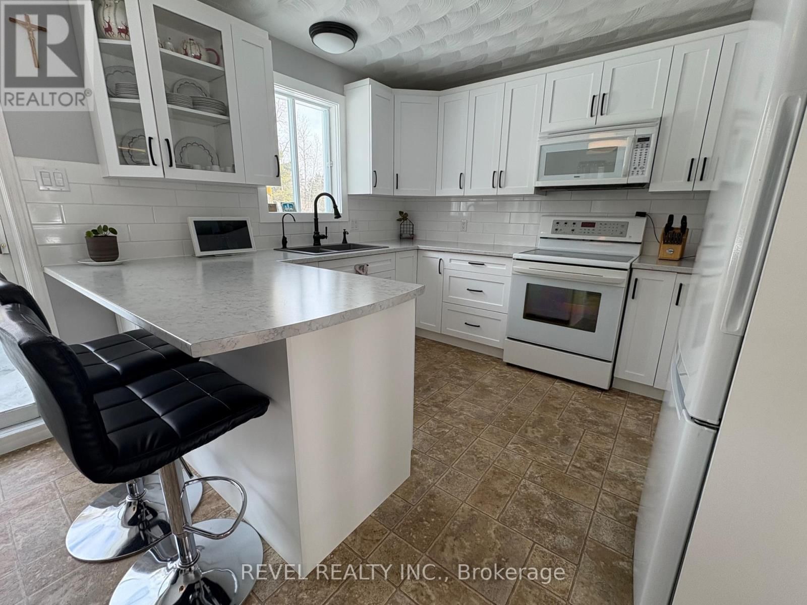 385 NAHMA ROAD Image 5