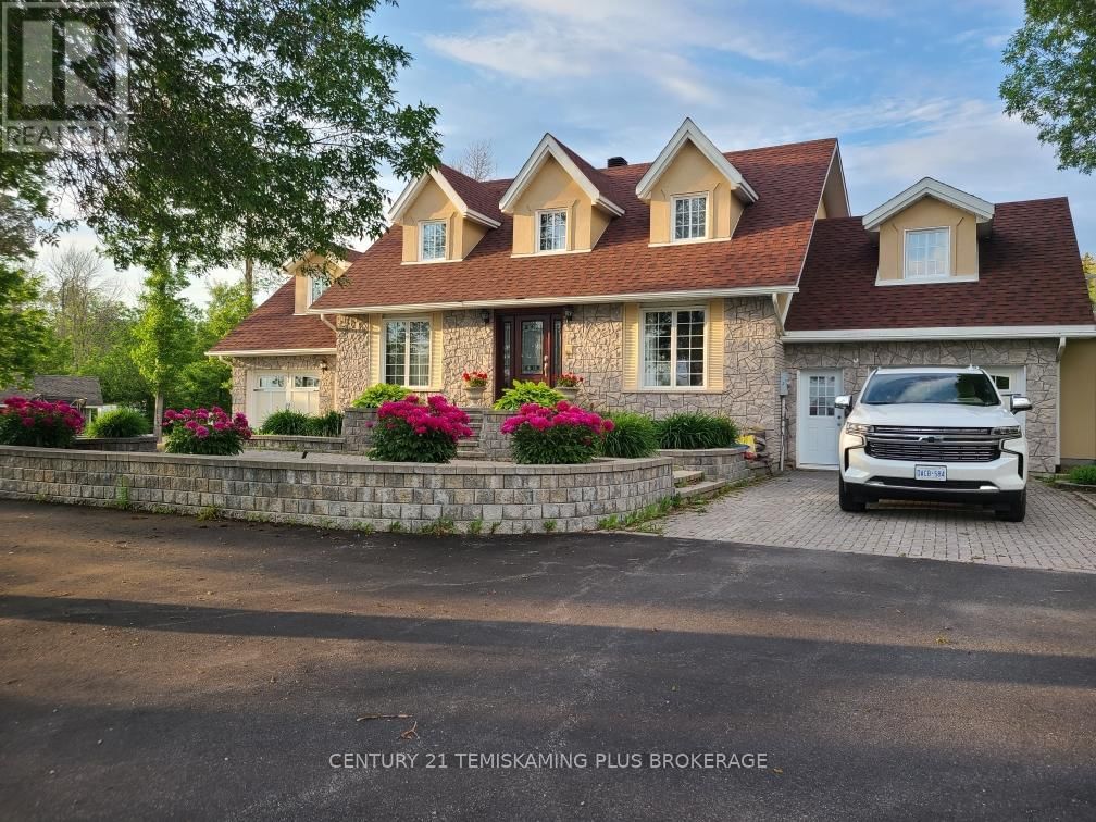 781 DAWSON POINT ROAD EAST Image 1