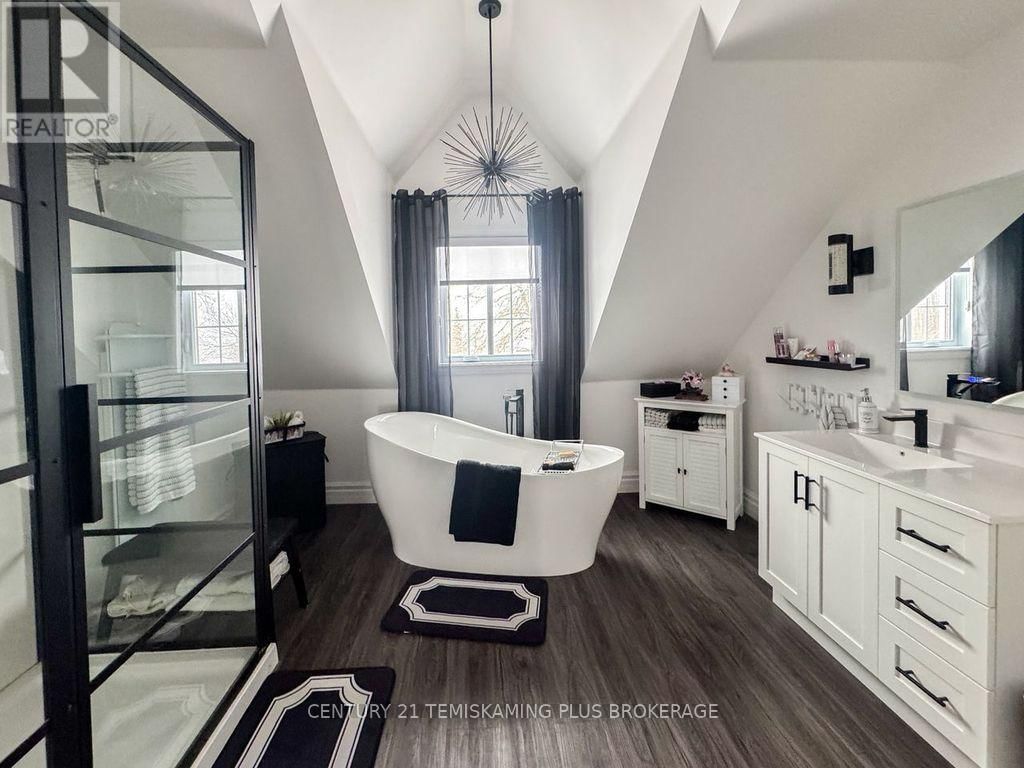 781 DAWSON POINT ROAD EAST Image 13