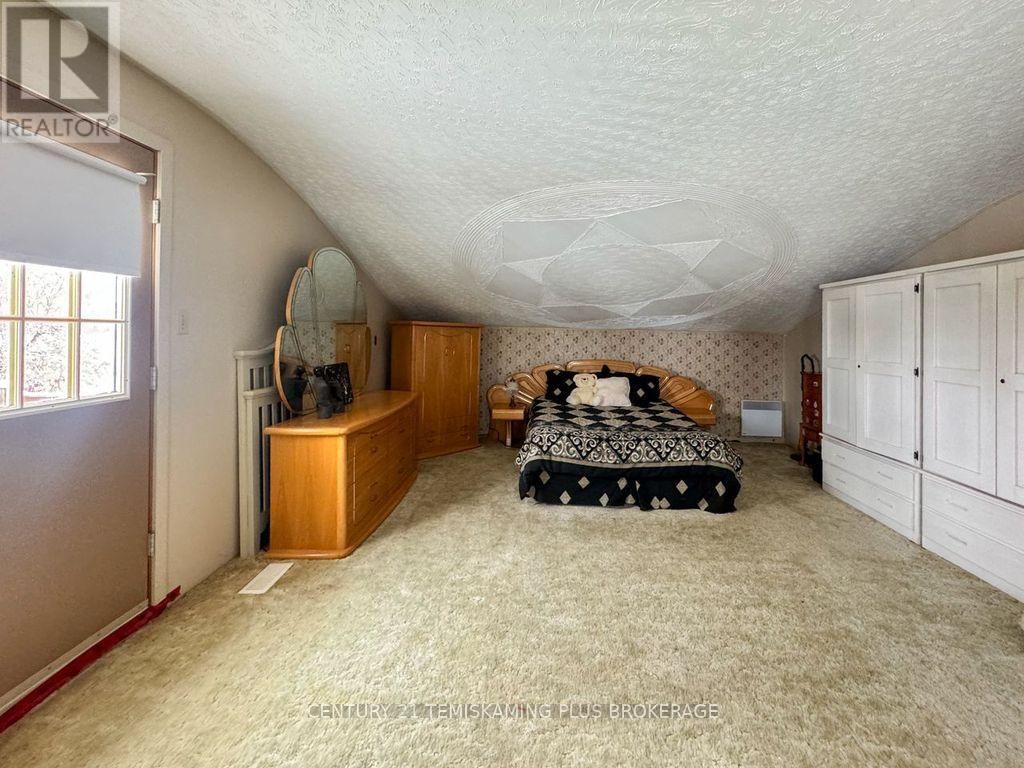 781 DAWSON POINT ROAD EAST Image 15