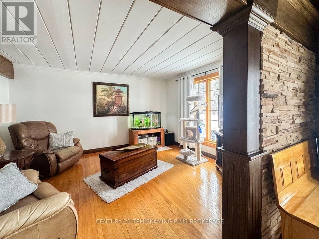 781 DAWSON POINT ROAD EAST Image 19