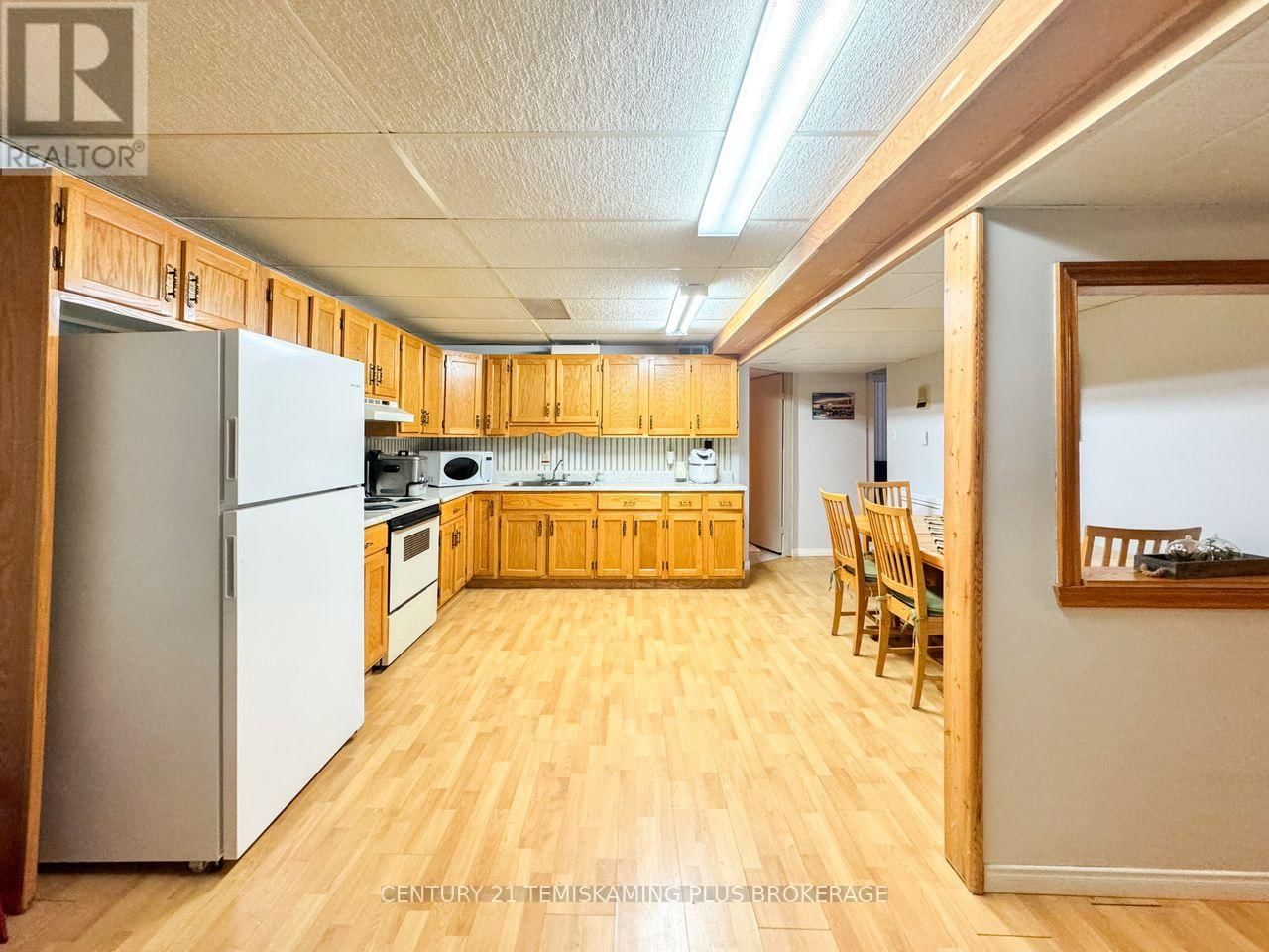 781 DAWSON POINT ROAD EAST Image 21