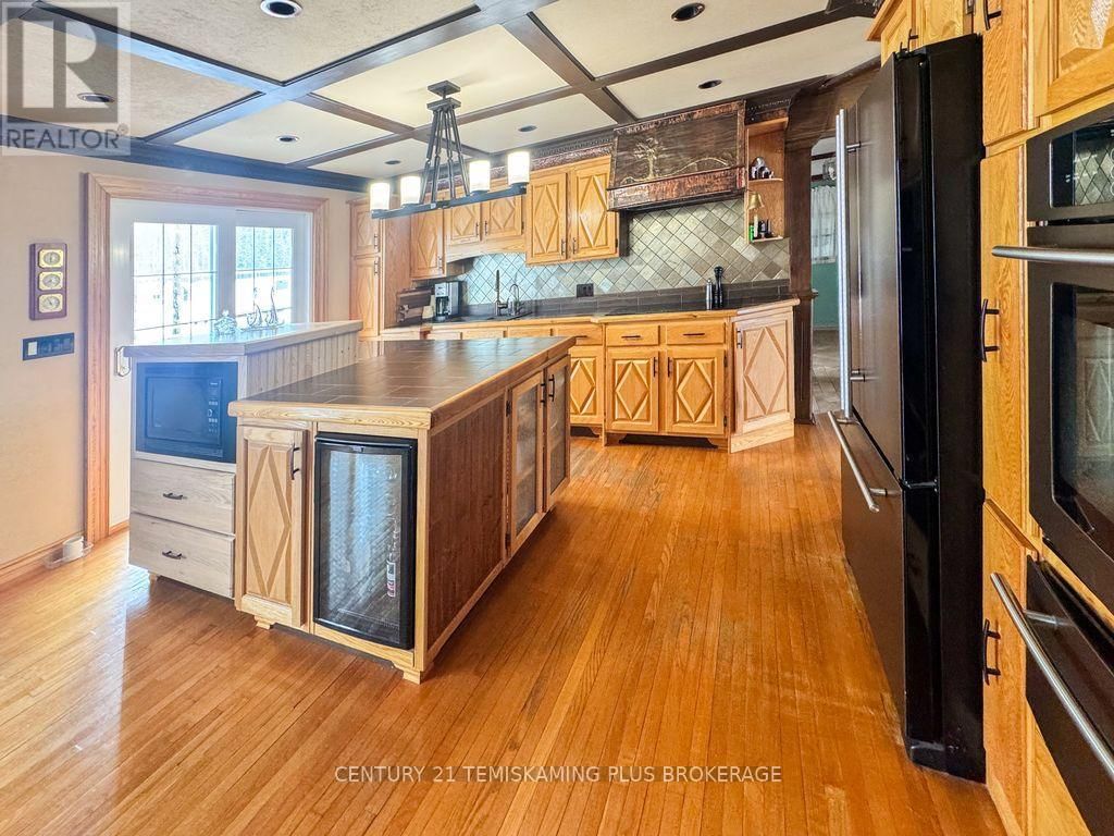 781 DAWSON POINT ROAD EAST Image 6