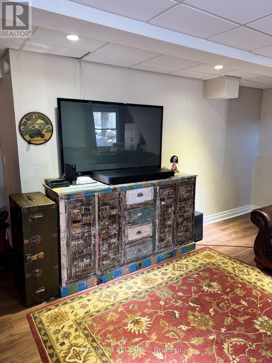 77 FERN AVENUE Image 17