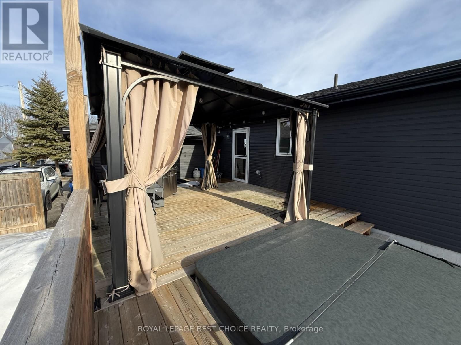434 BATESON STREET Image 10