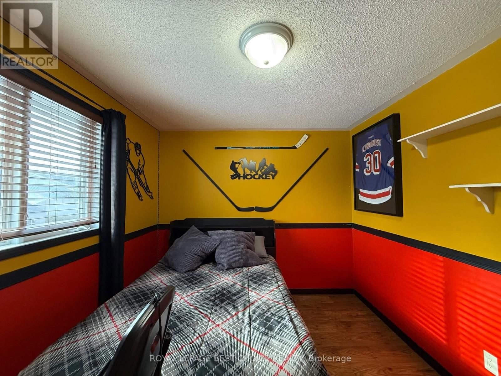 434 BATESON STREET Image 17