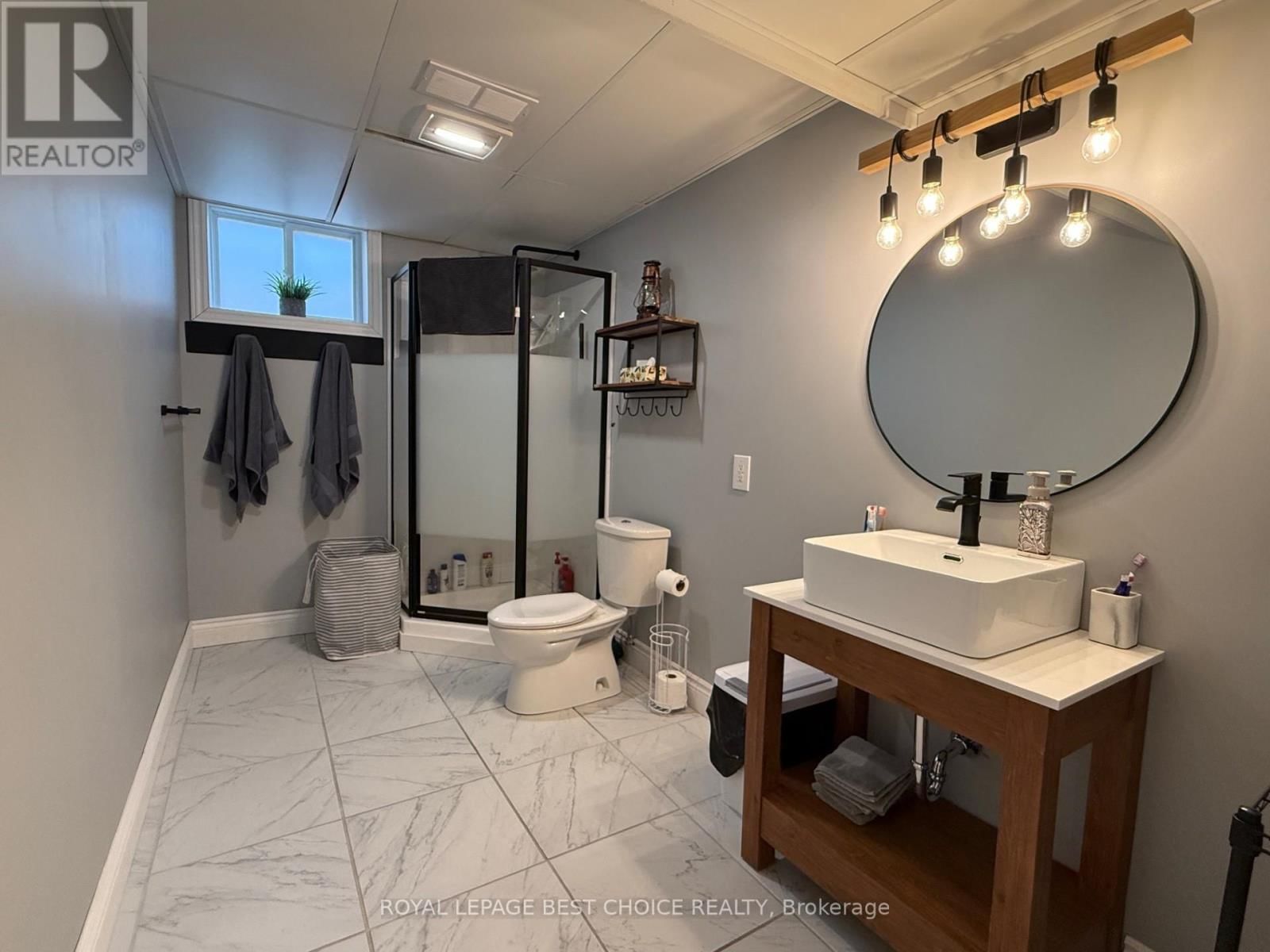 434 BATESON STREET Image 19