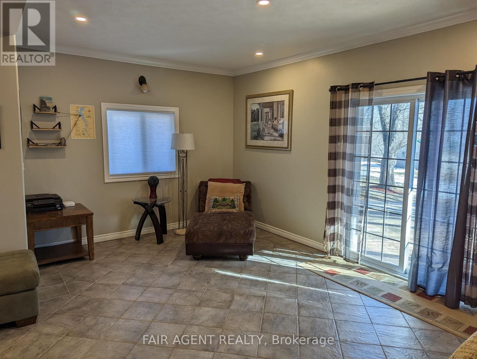 DAWSON POINT ROAD Image 12