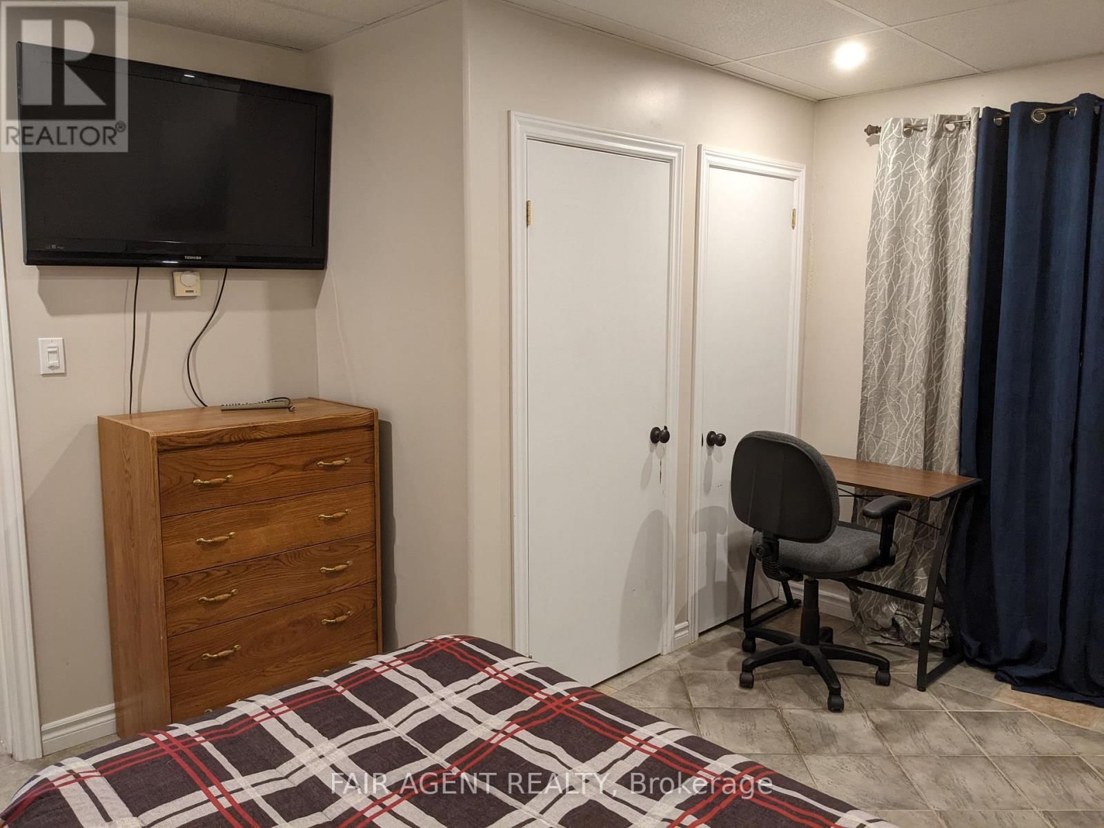 DAWSON POINT ROAD Image 15