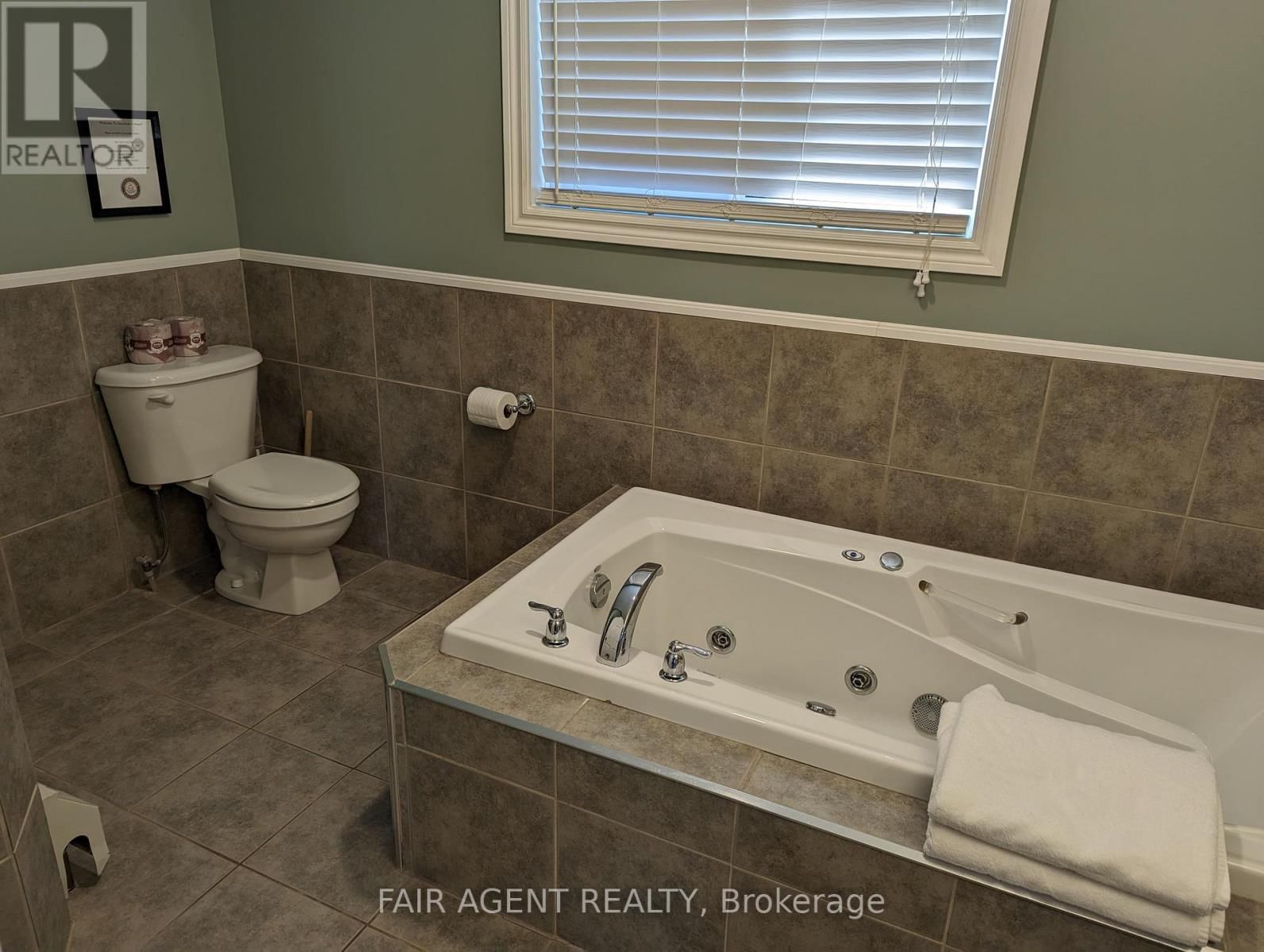 DAWSON POINT ROAD Image 22