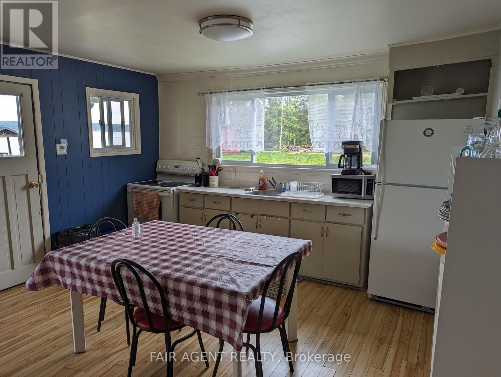 DAWSON POINT ROAD Image 42