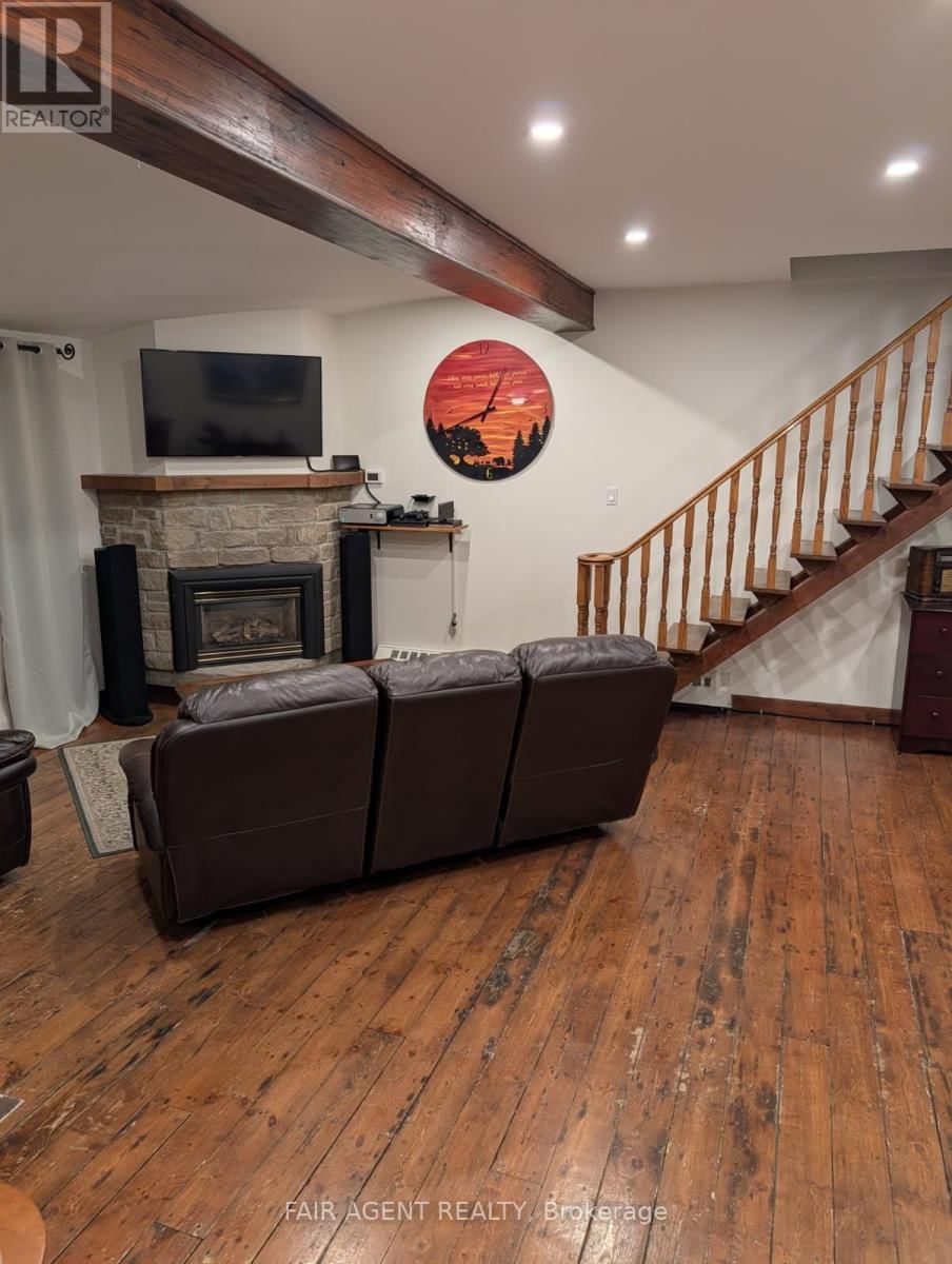 DAWSON POINT ROAD Image 5