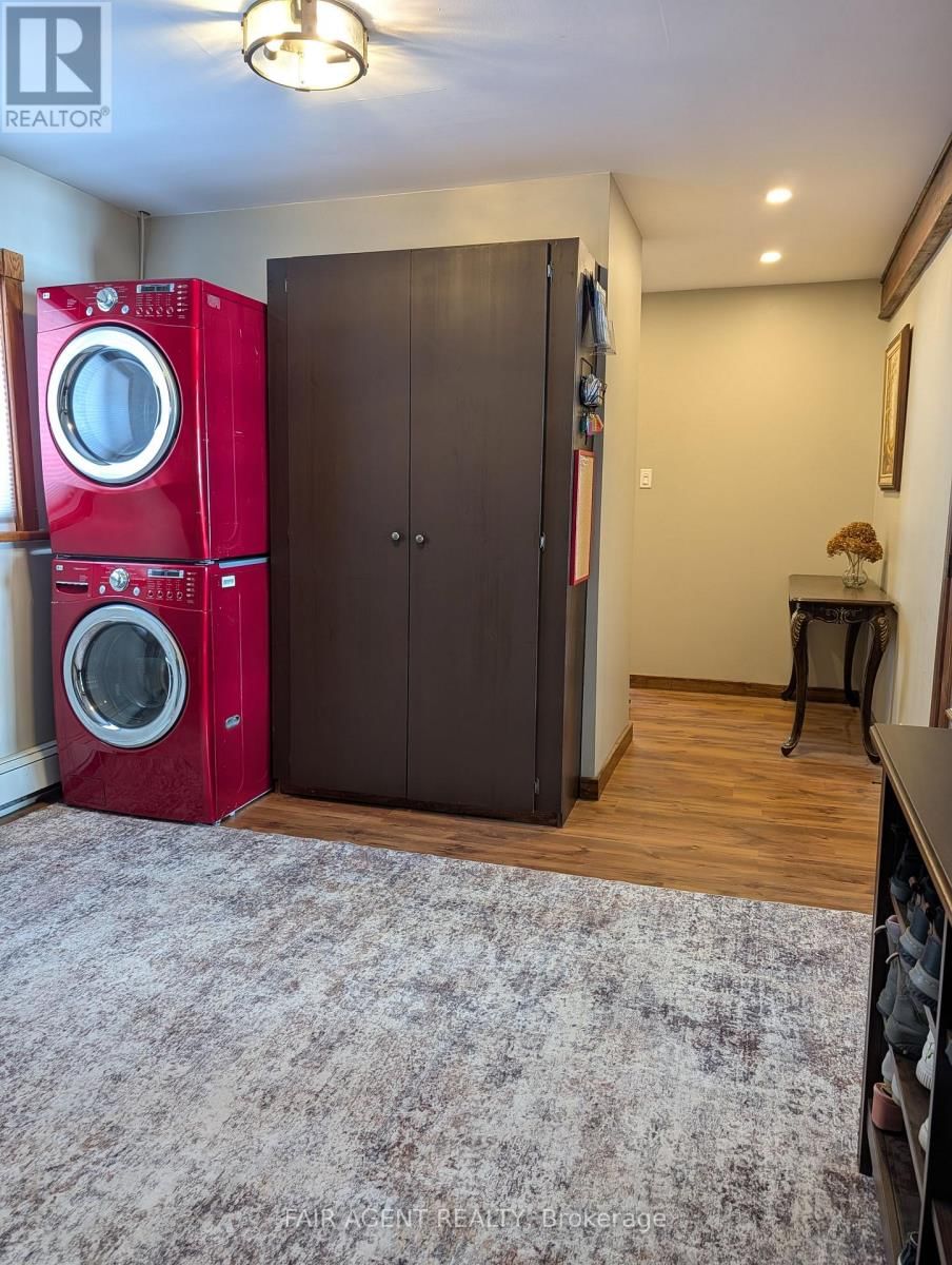 DAWSON POINT ROAD Image 7