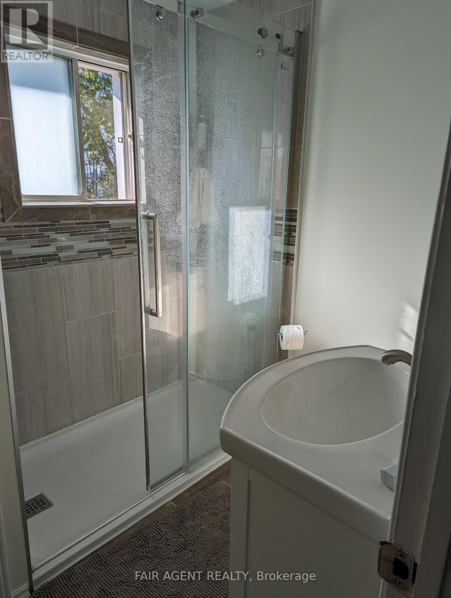 DAWSON POINT ROAD Image 9