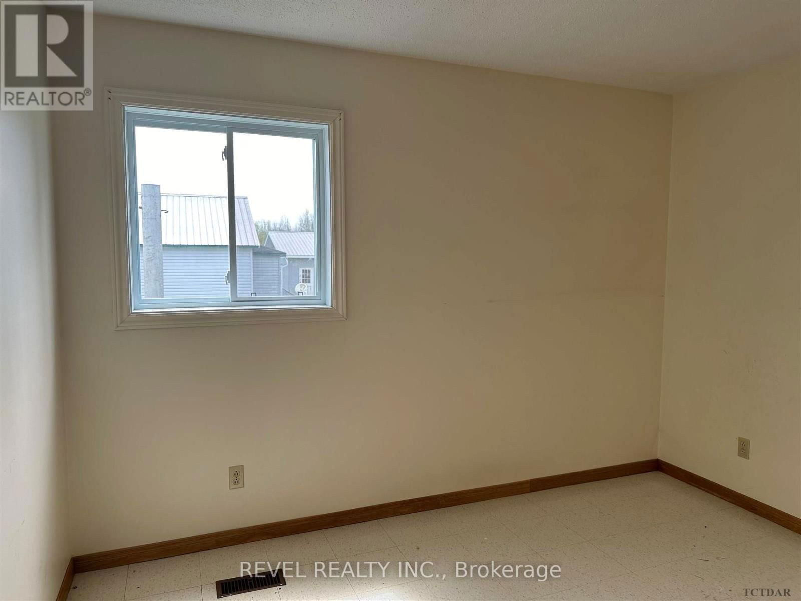 720 EDWARD AVENUE Image 20