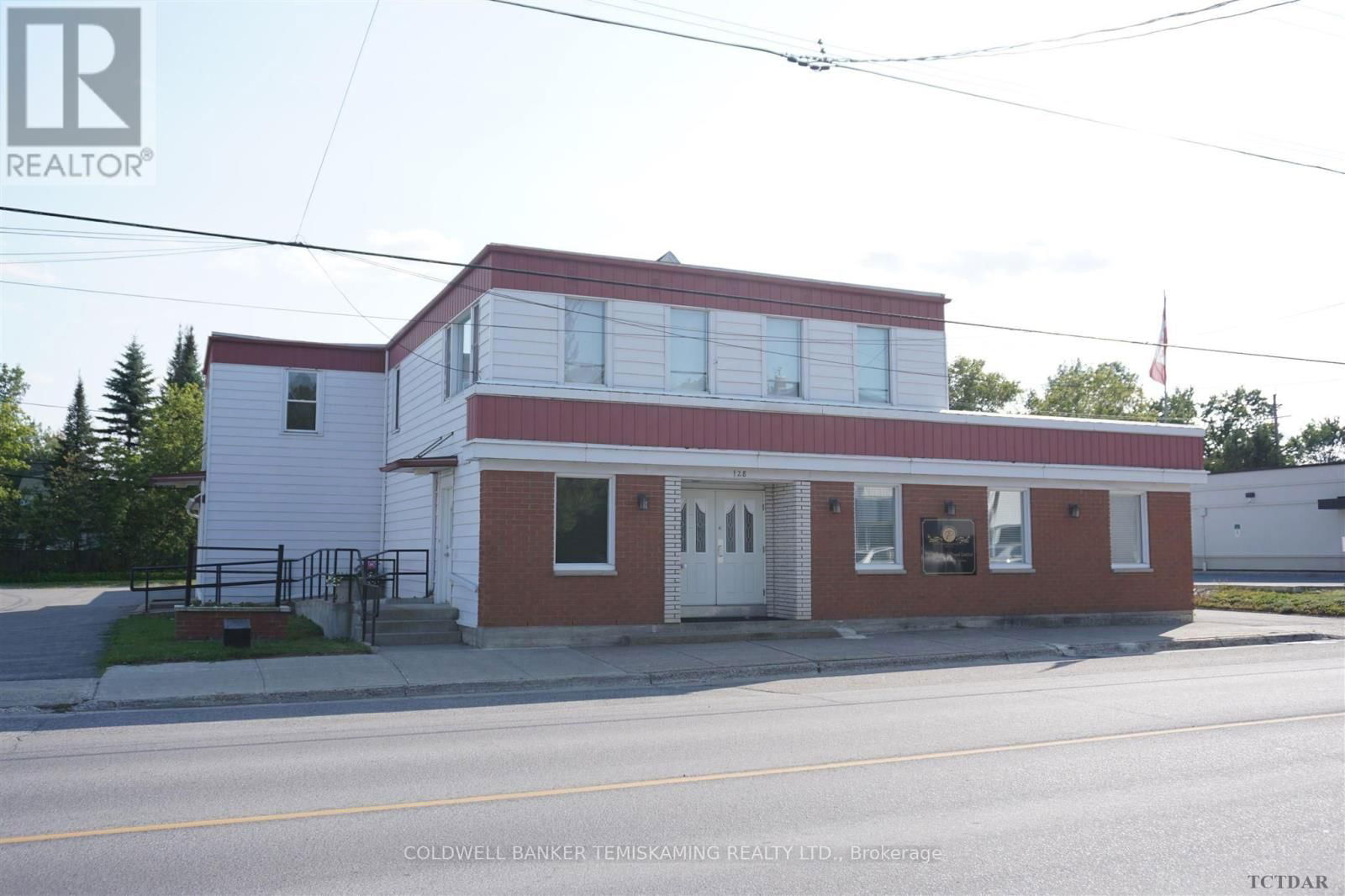 128 WHITEWOOD AVENUE WEST Image 2