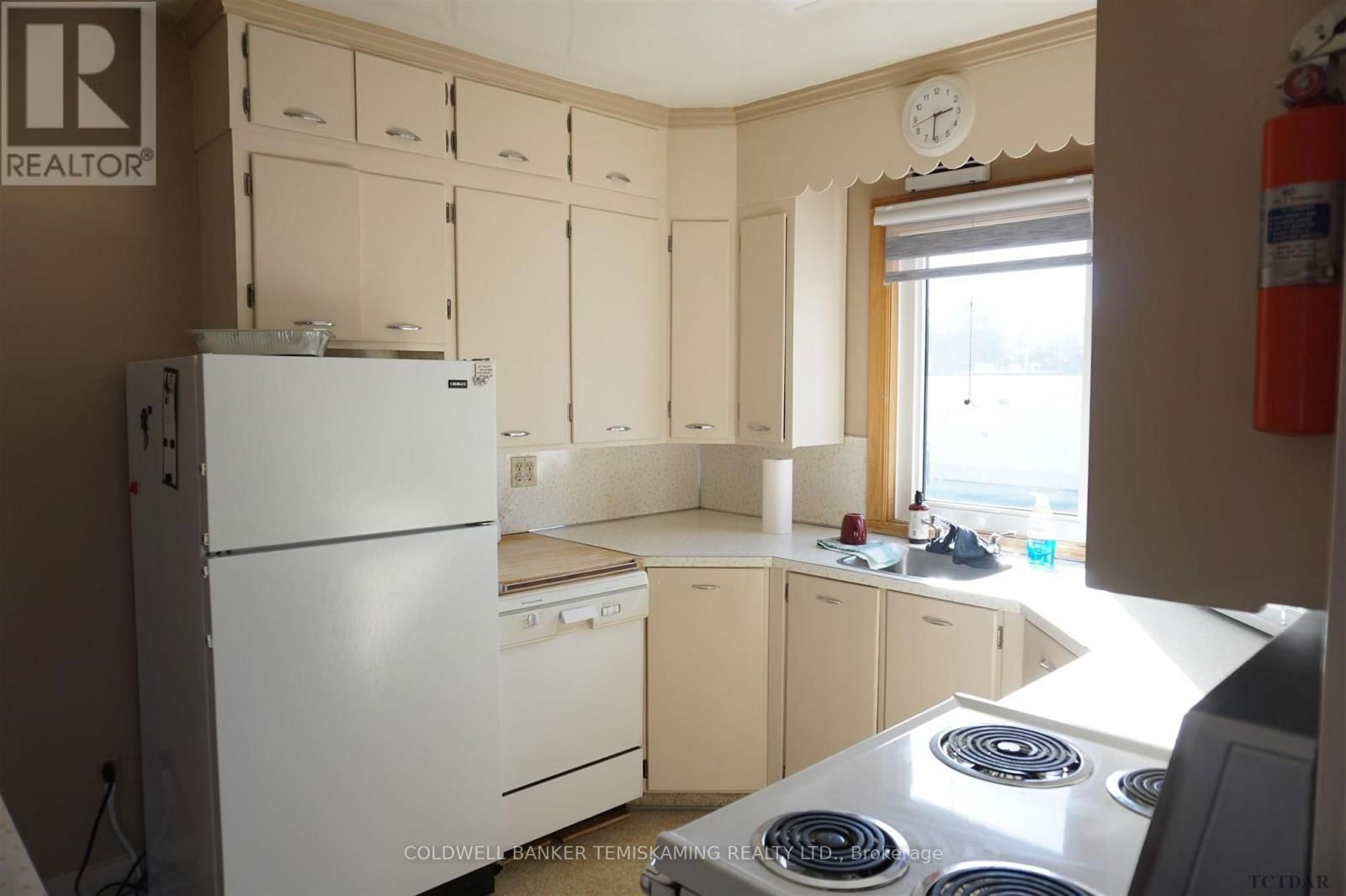 128 WHITEWOOD AVENUE WEST Image 25